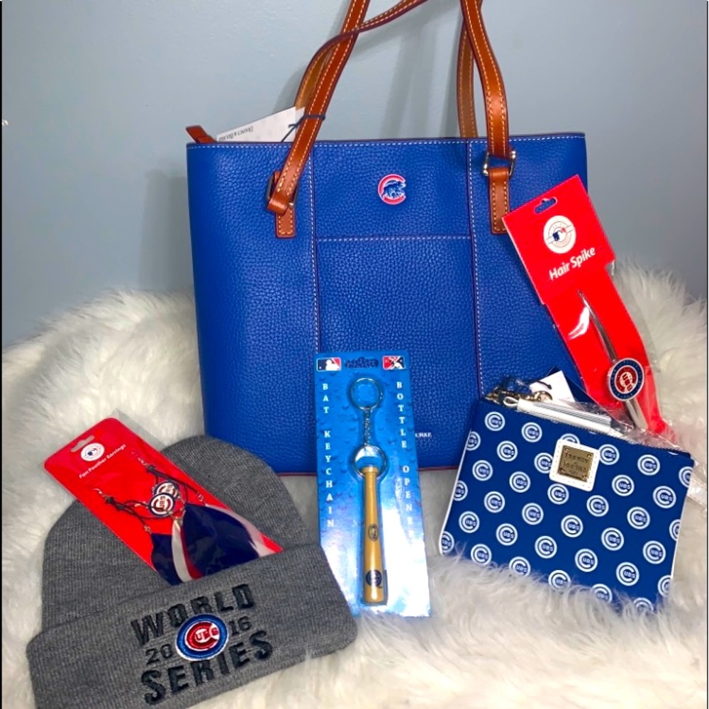 Chicago Cubs Fan Bundle Dooney & Bourke Purse & Wristlet 👜 with Goodies. NWT